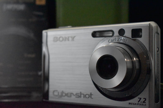 [1 Yr Warranty] Sony Cyber-shot DSC-W80 Silver Digital Camera Japanese only 6264