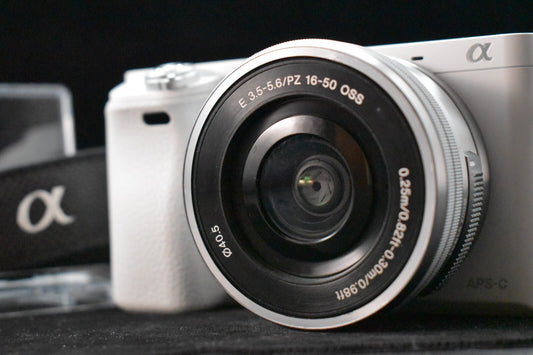 [1 Yr warranty] Sony alpha a6000 Digital Mirrorless Camera with Lens White 6603