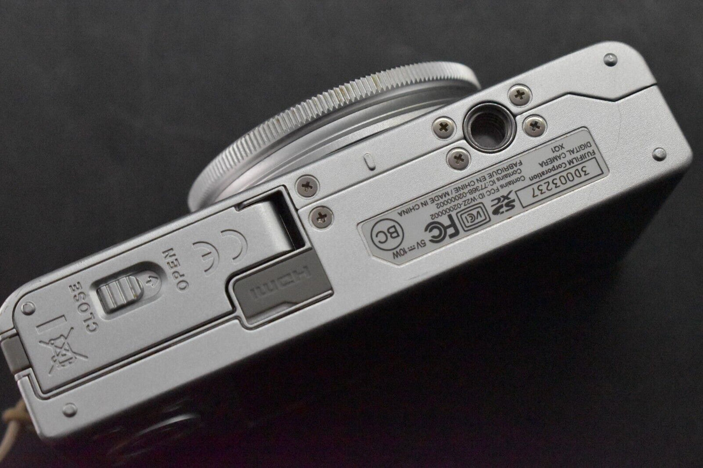 Fujifilm XQ1 X Series Compact Digital Camera Point and Shoot Silver [MINT-] 5458