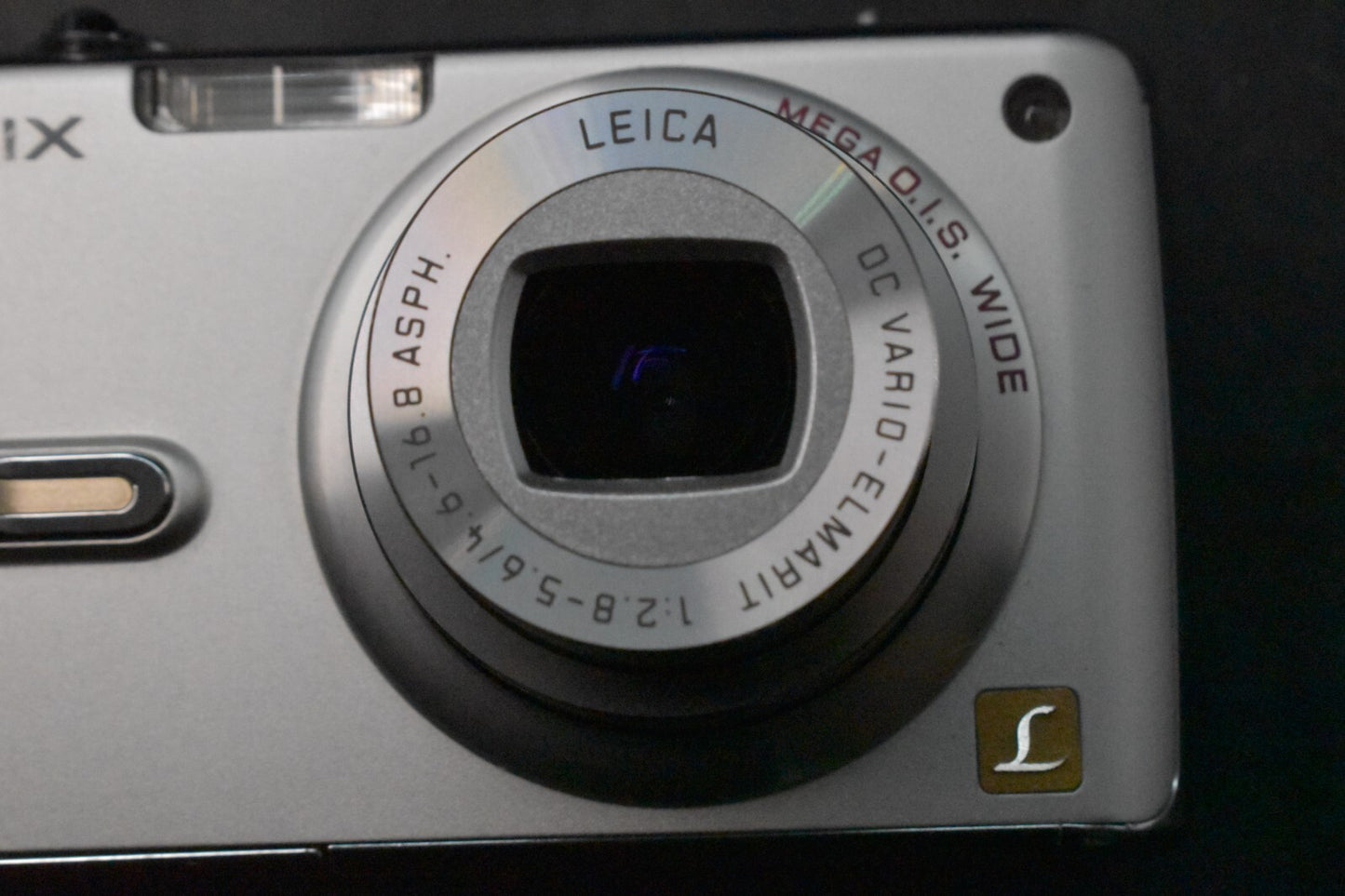 [1 Yr Warranty] Panasonic Lumix DMC-FX07 Compact Digital Camera Silver 6413