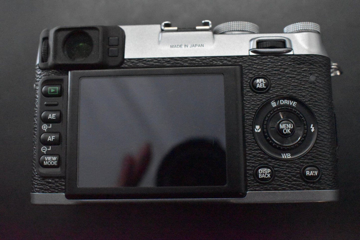 [1 Yr Warranty] Fujifilm X100 FinePix X Series 12.3MP Silver Digital Camera 6531