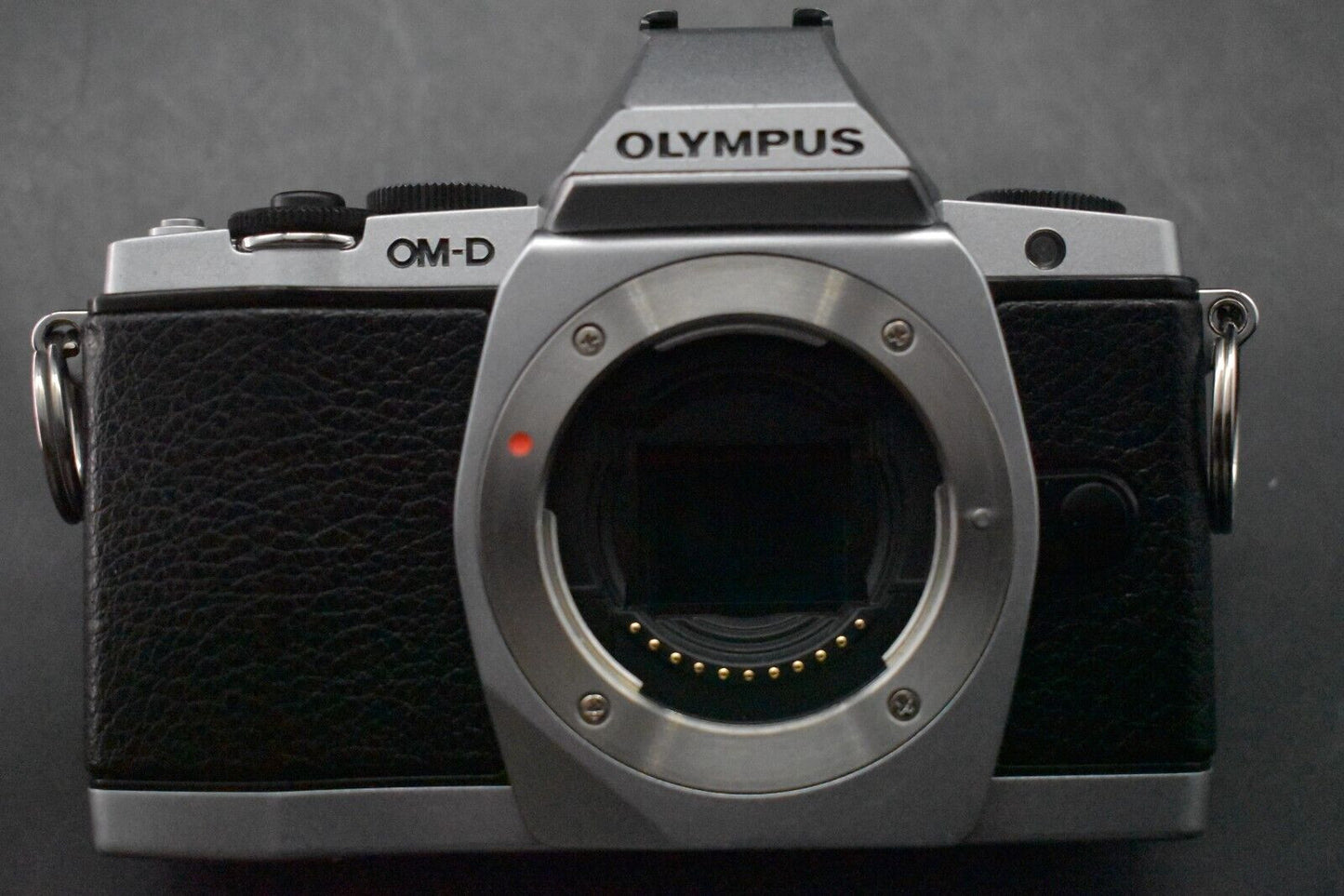 [1 Yr Warranty] Olympus OMD E-M5 Mirrorless Digital Camera with Lens Silver 5830