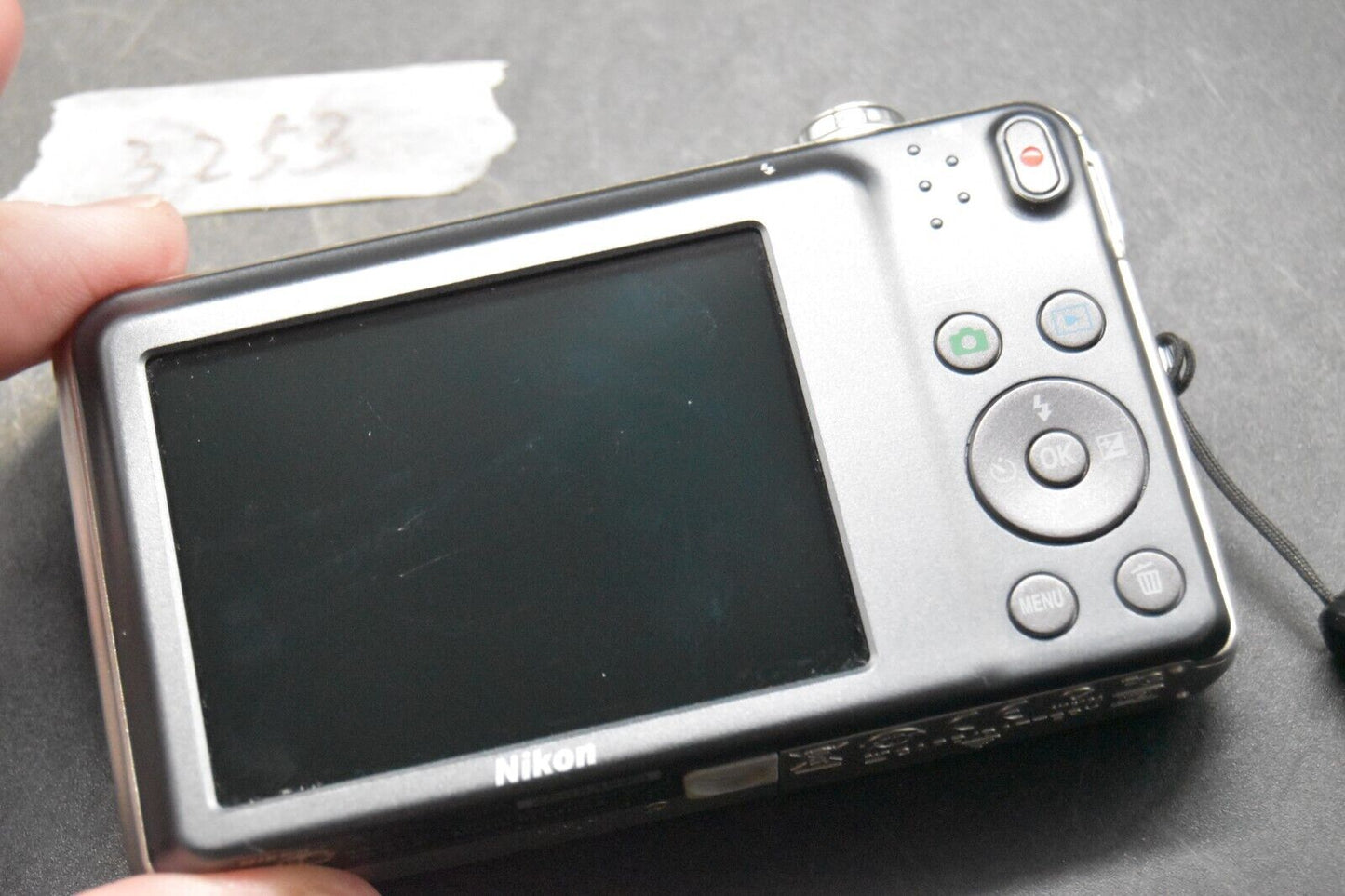 Nikon COOLPIX S3500 Silver 20.0MP Compact Digital Camera From JAPAN 【MINT-】3253