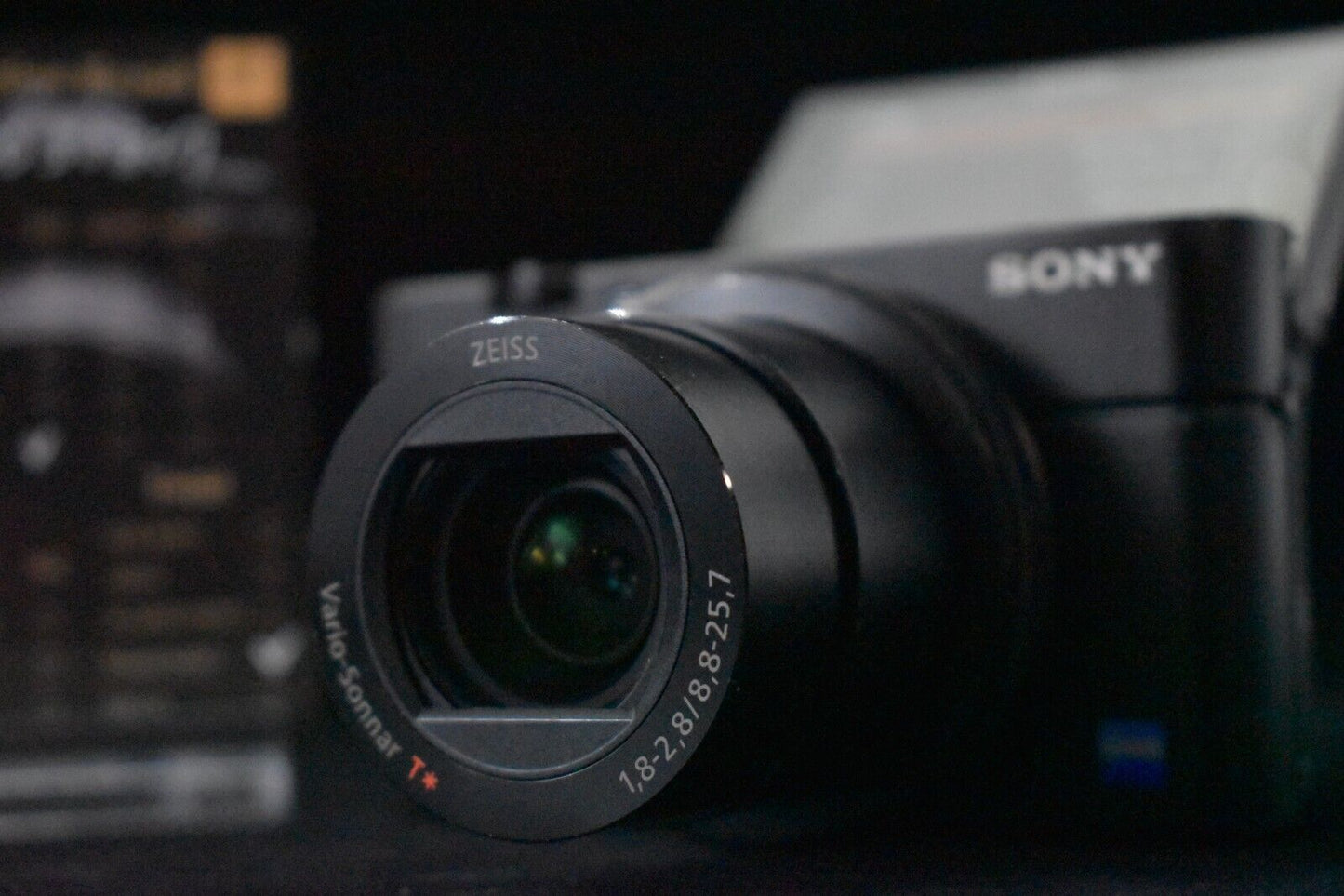 [1 Yr Warranty] Sony CyberShot DSC-RX100 III M3 Point Shoot Digital Camera 6819