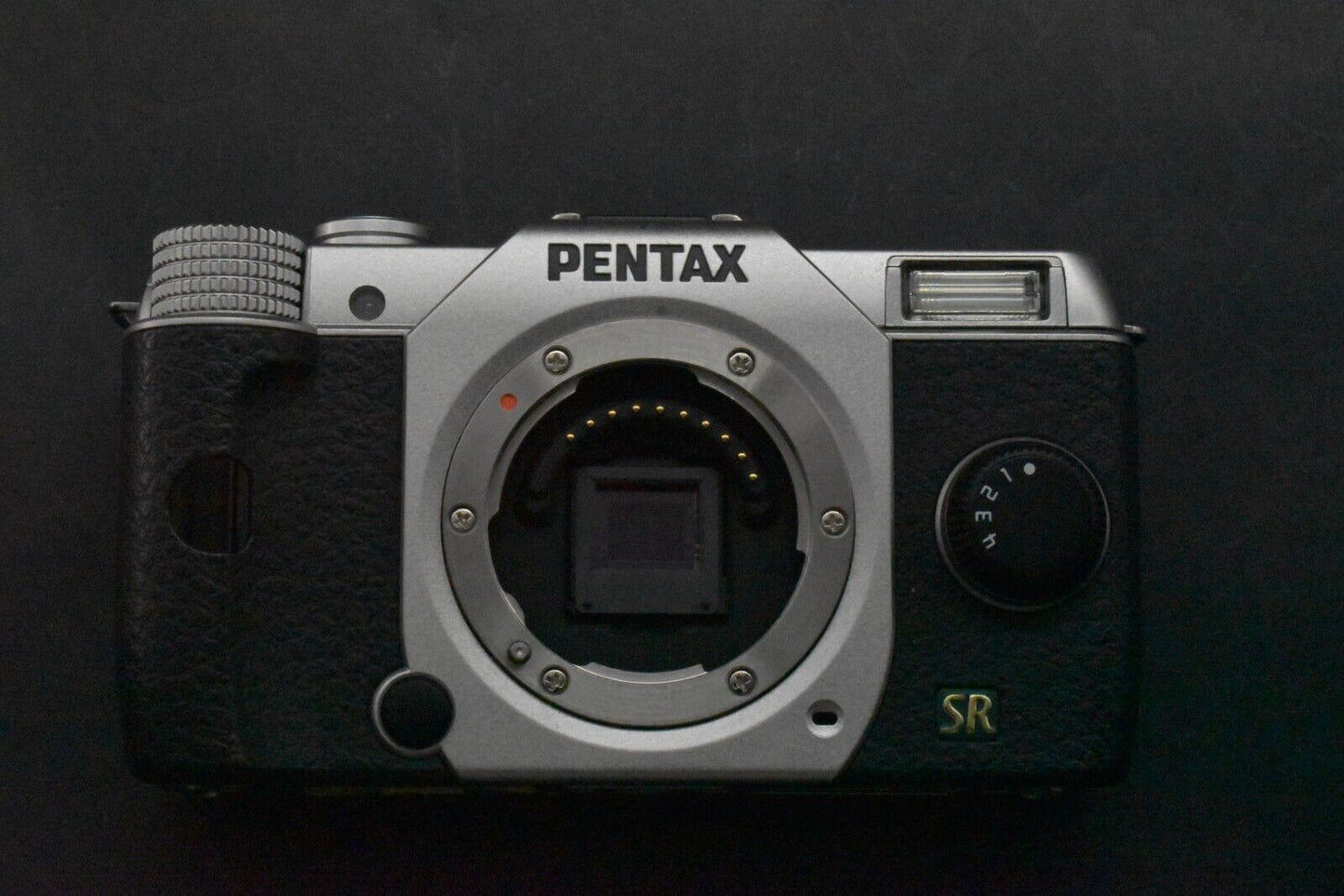 Pentax Q7 Silver Digital Mirrorless camera with 5-15mm Lens [N MINT SC 990] 5316