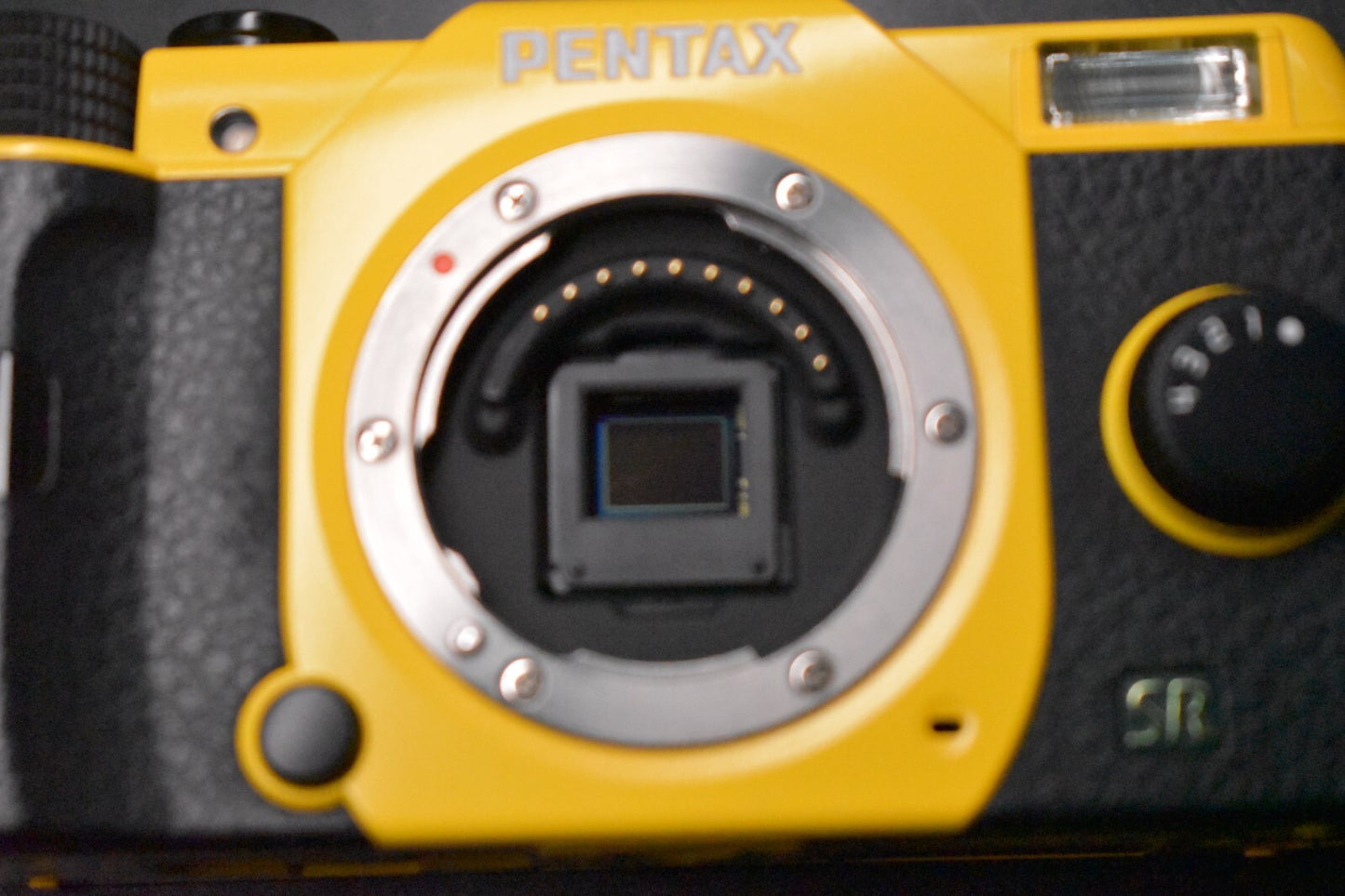 [1 Yr Warranty] Pentax Q7 Yello Digital Mirrorless camera with 2 Lenses 6214