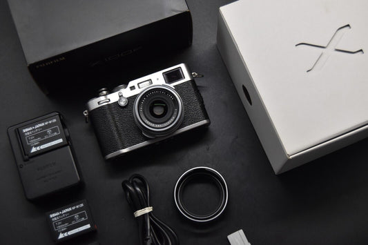 Fujifilm X100F 24.3MP Digital Camera Silver From JAPAN【ALMOST MINT SC...