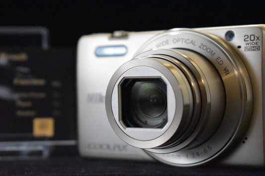 [1 Yr warranty] Nikon COOLPIX S7000 Gold 16.0MP 20x Compact Digital Camera 5456