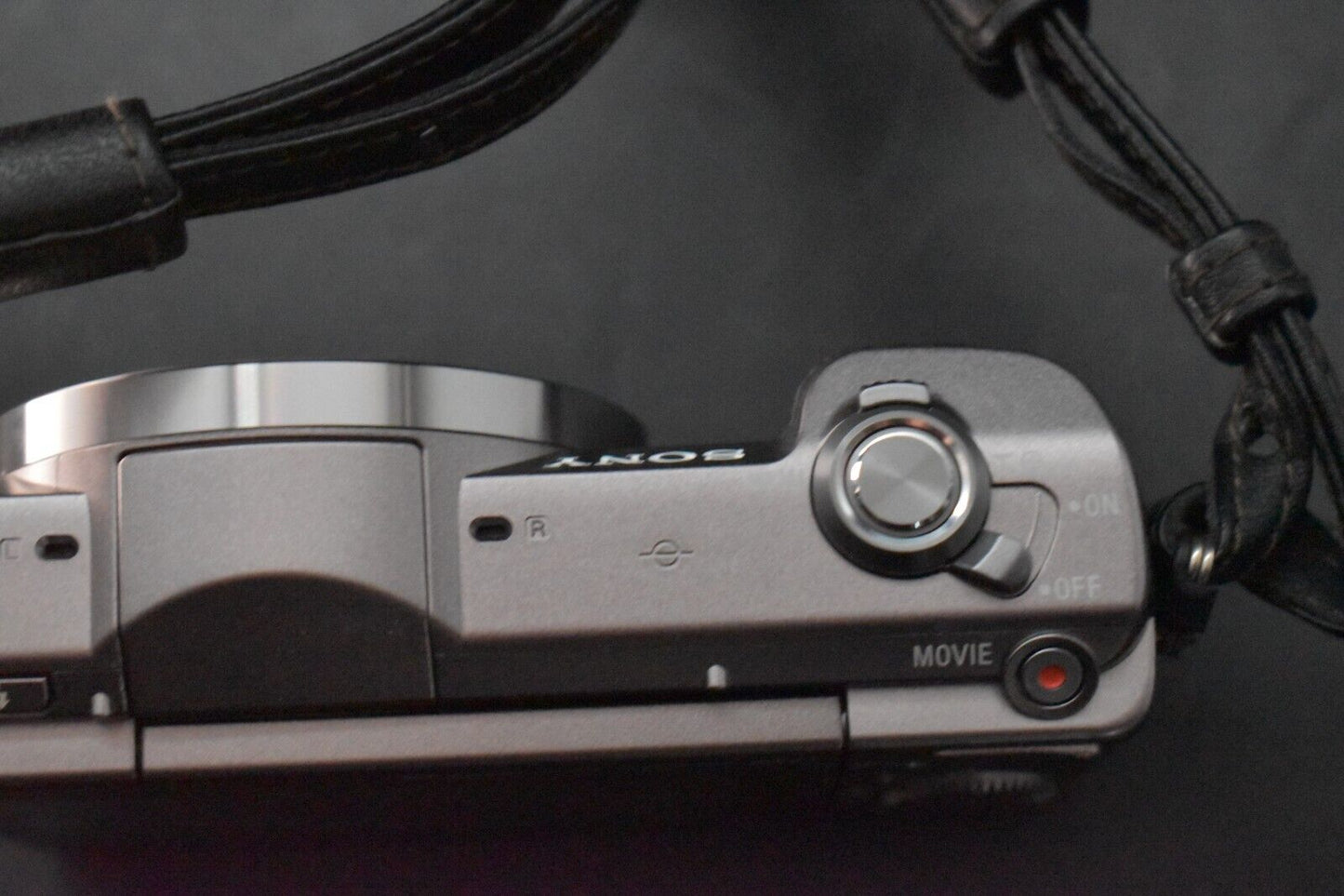 [1 Yr Warranty] Sony Alpha a5100 Mirrorless Digital Camera with Lens Silver 5927