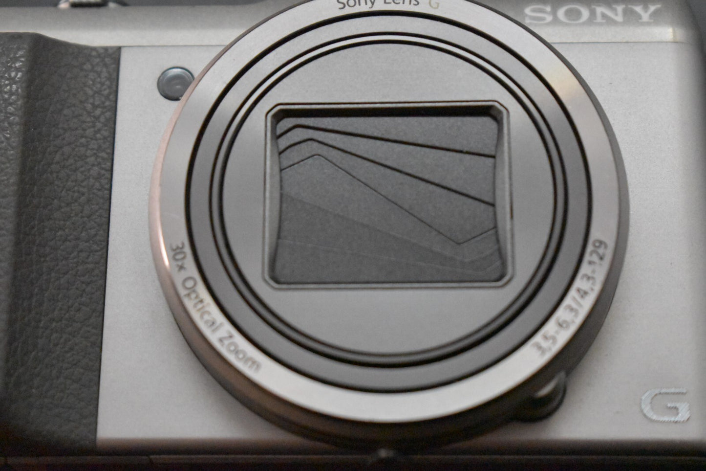 [1 Yr Warranty] SONY Cyber-Shot DSC-HX50V 20.4MP 30X Zoom Digital Camera 6585