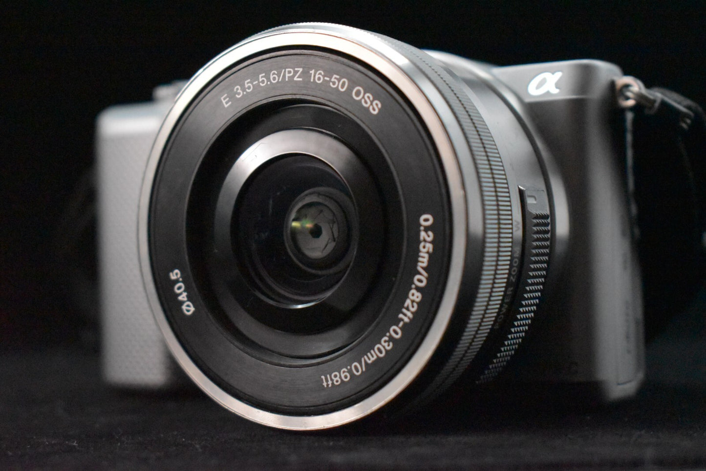[1 Yr warranty] Sony Alpha a5000 Mirrorless Digital Camera with Lens Silver 6601