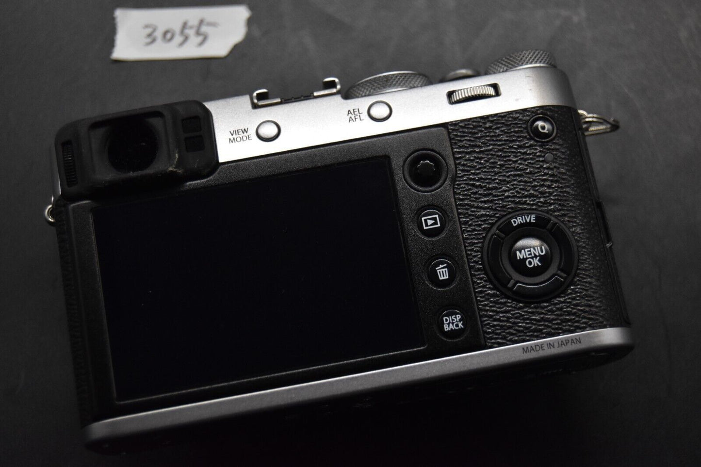 Fujifilm X100F 24.3MP Digital Camera Silver From JAPAN【ALMOST MINT SC...