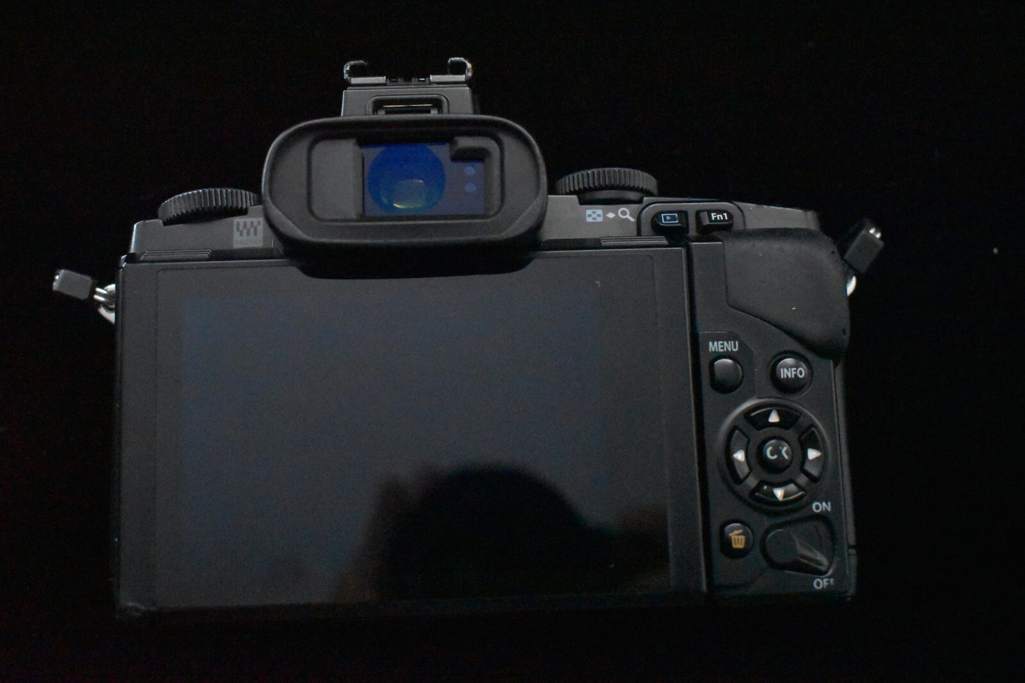 [1 Yr warranty] Olympus OM-D E-M5 Mirrorless Digital Camera with Lens Black 6702
