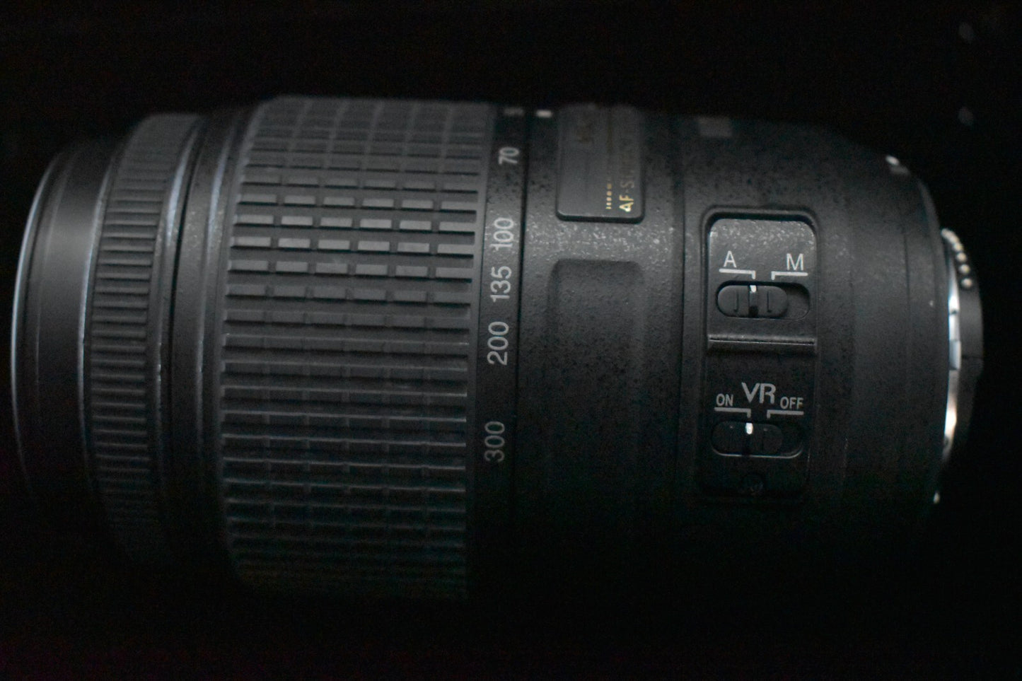 [1 Yr Warranty] Nikon AF-S DX 55-300m 4.5-5.6 G ED VR From Japan 6749