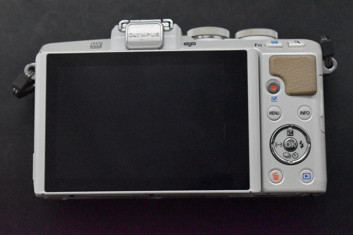Olympus PEN E-PL7 Digital Camera White with 14-42mm Lens [NEAR MINT SC7701] 5208