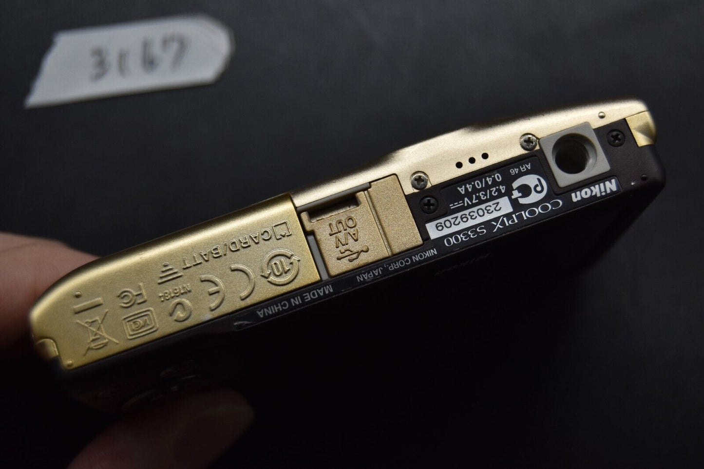 Nikon COOLPIX S3300 6XZoom 16.0 MP Digital Camera Gold JAPAN 【ALMOST MINT】3167
