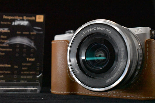 [1 Yr Warranty] Sony Alpha a5000 Mirrorless Digital Camera with Lens White 5856
