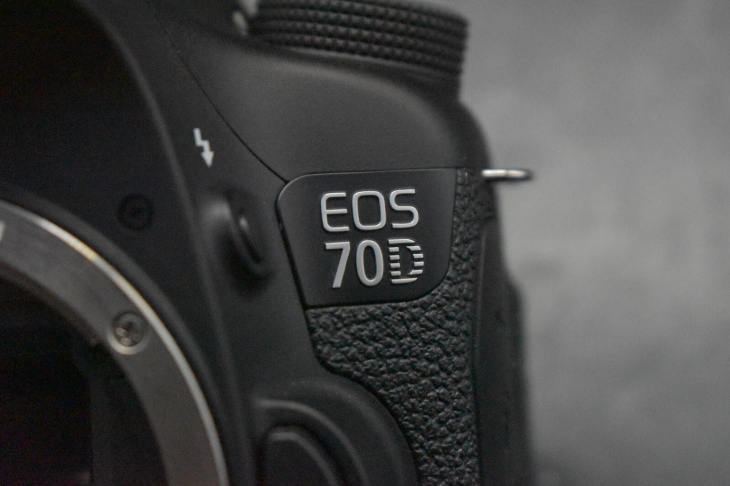 [1 Yr warranty] Canon EOS 70D DSLR Digital SLR Video Camera Body 6640