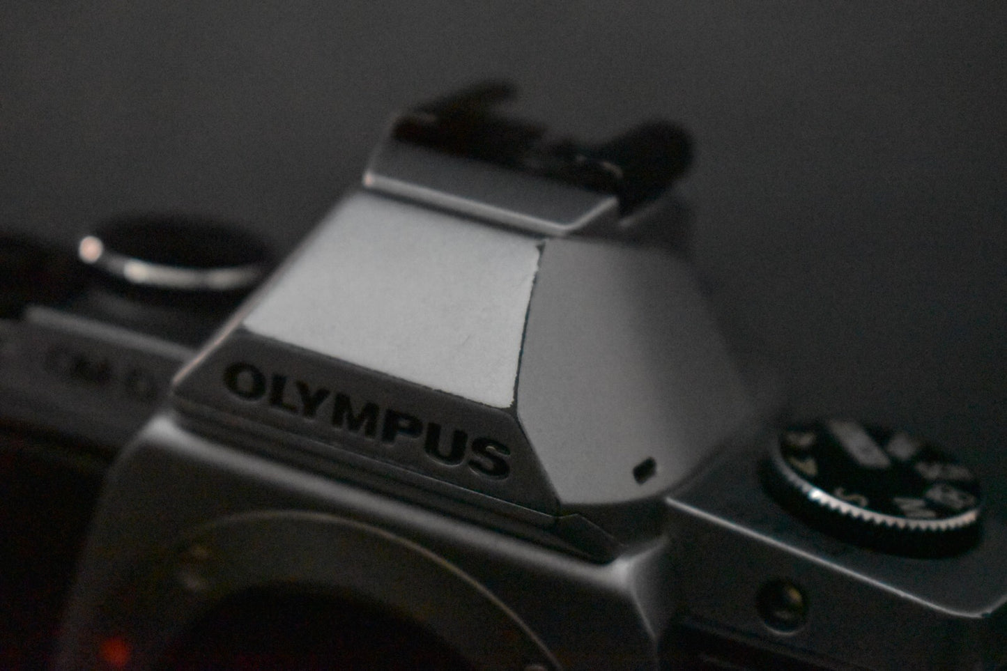 [1 Yr Warranty] Olympus OMD E-M5 Mirrorless Digital Camera with Lens Silver 5830