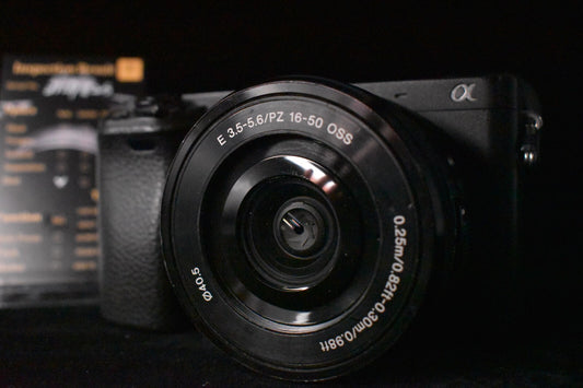 [1 Yr Warranty] Sony A6400 Mirrorless Digital Camera with lens Black 6667 6674