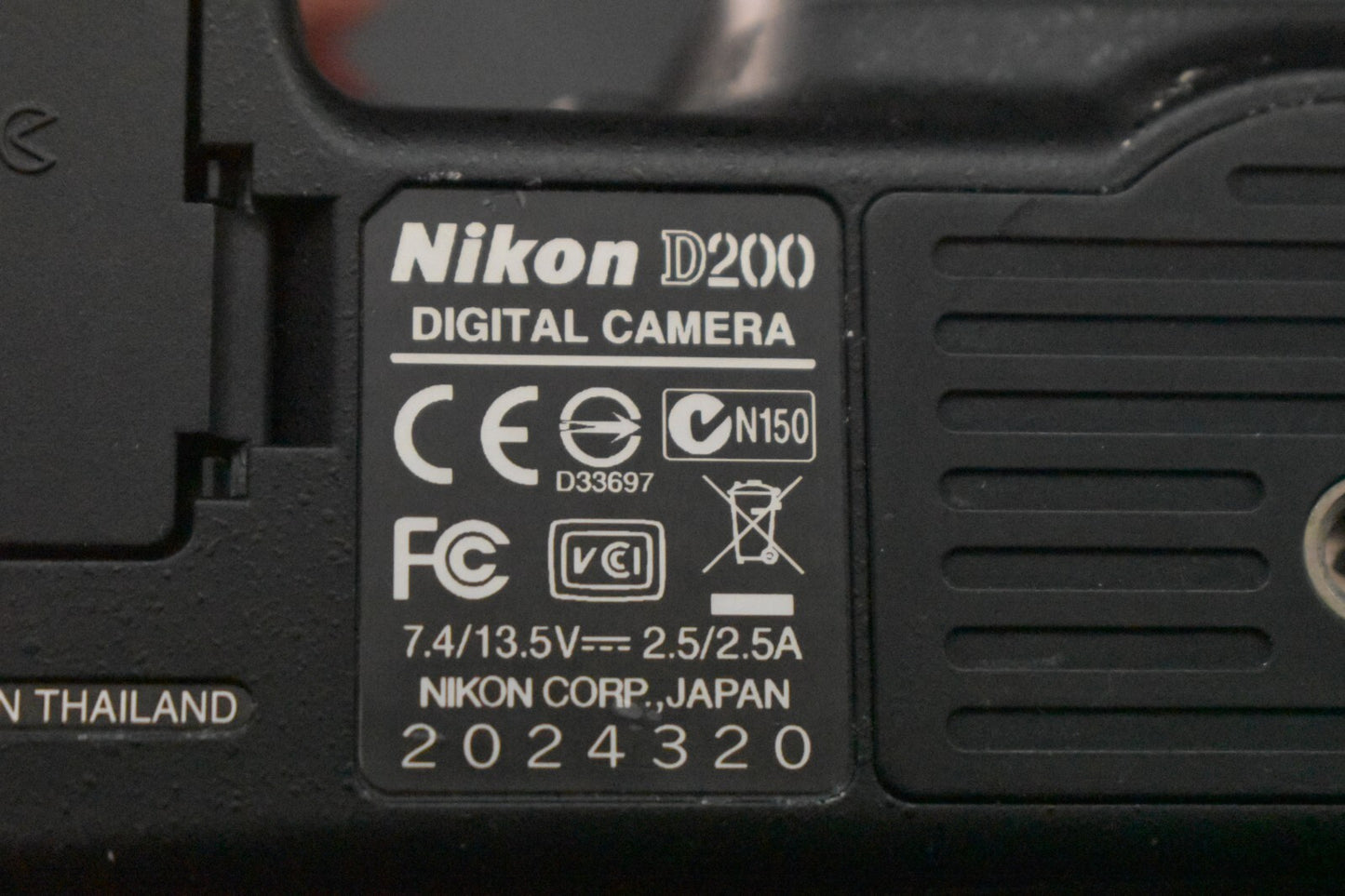 [1 Yr warranty] Nikon D200 10.2MP Digital SLR Camera Black Body Battery 6323