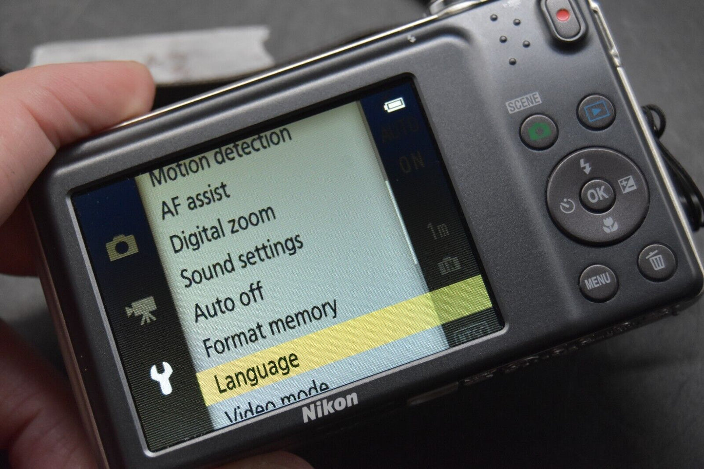Nikon COOLPIX S3500 Silber 20,0 MP Kompakt-Digitalkamera aus JAPAN 【NEUWERTIG...