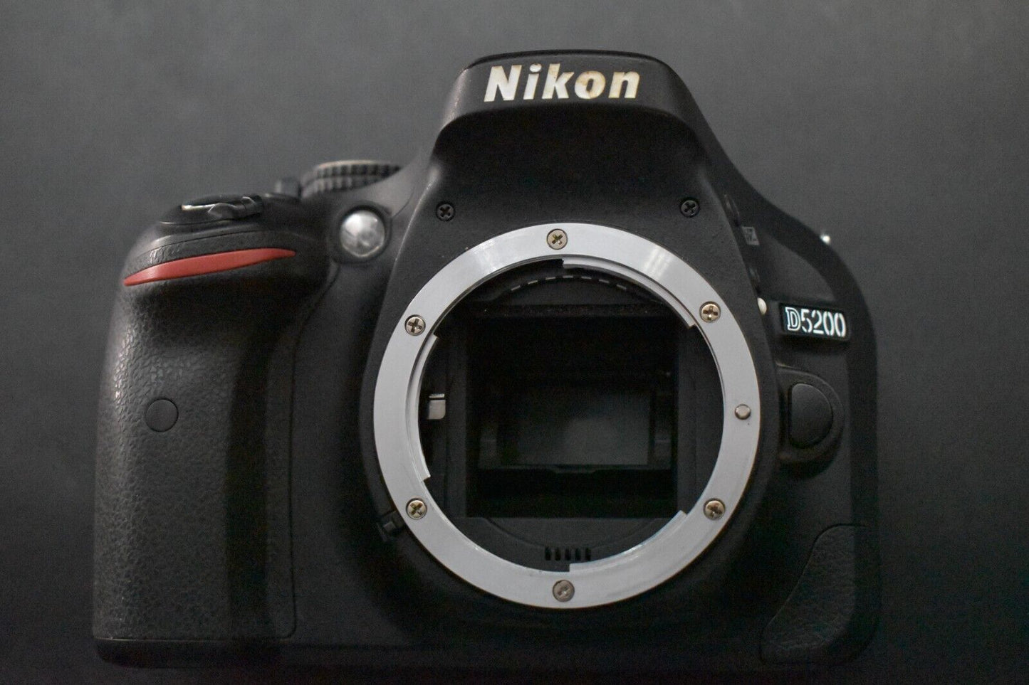 Appareil photo numérique 24,1 mégapixels Nikon D5200 boîtier noir avec 18-55 ...
