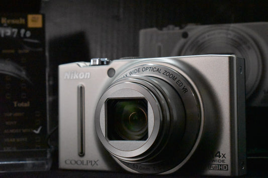 [1 Yr Warranty] Nikon COOLPIX S8200 Silver Digital Camera Compact Japan 6414
