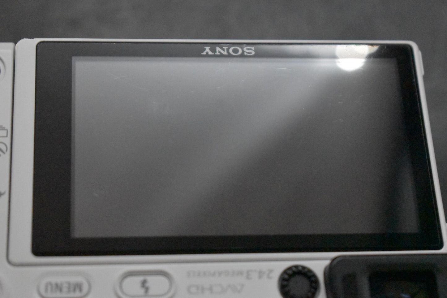 [1 Yr warranty] Sony alpha a6000 Digital Mirrorless Camera with Lens White 6603