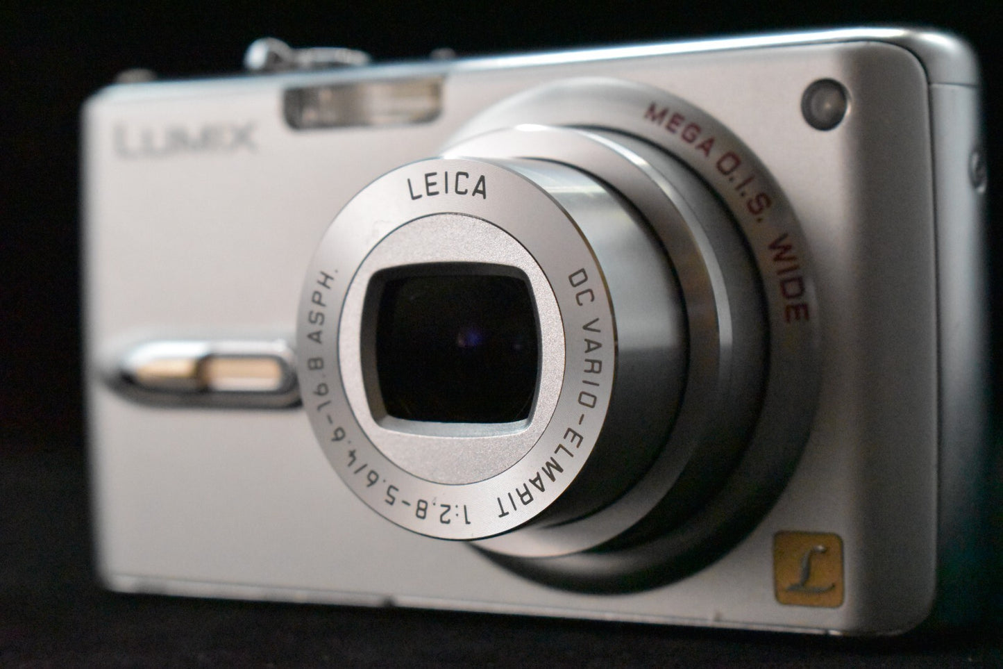 [1 Yr Warranty] Panasonic Lumix DMC-FX07 Compact Digital Camera Silver 6413