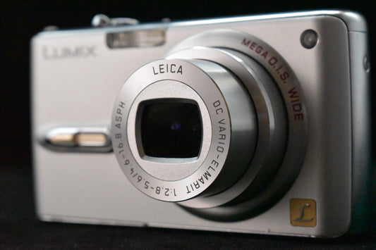 [1 Yr Warranty] Panasonic Lumix DMC-FX07 Compact Digital Camera Silver 6413