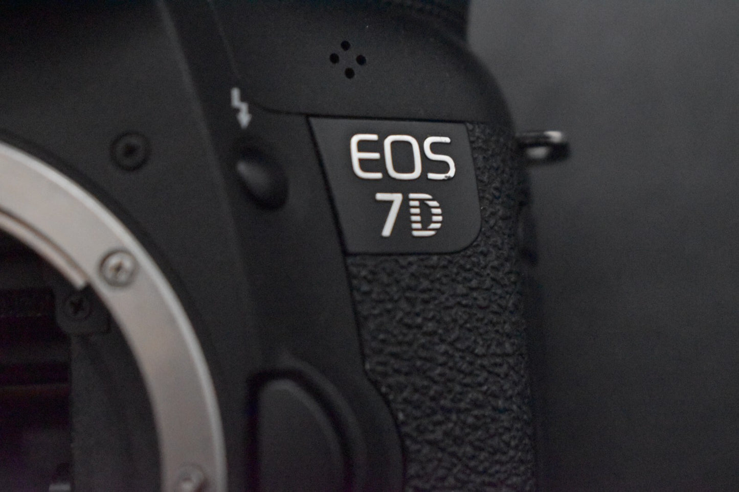 [1 Yr warranty] Canon EOS 7D DSLR Digital Professional Camera From Japan 6319