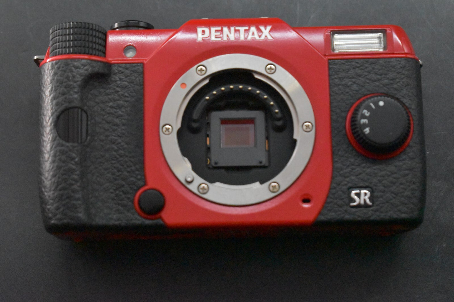 [1 Yr warranty] PENTAX Q10 Mirrorless Digital Camera Red with Lens 6215