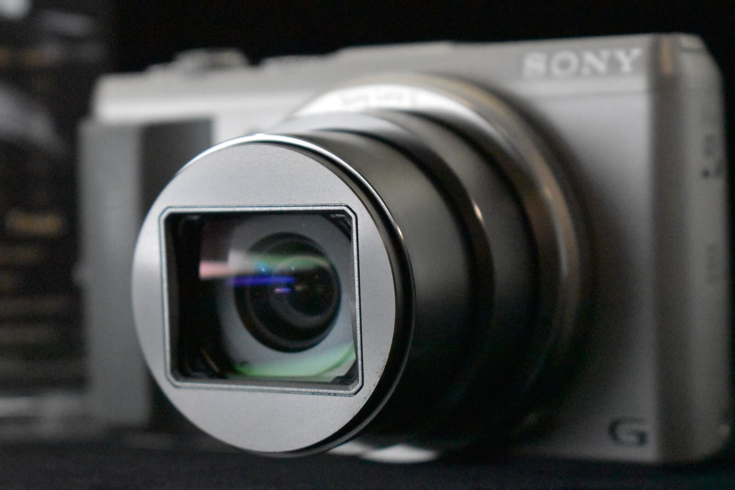 [1 Yr Warranty] SONY Cyber-Shot DSC-HX50V 20.4MP 30X Zoom Digital Camera 6212