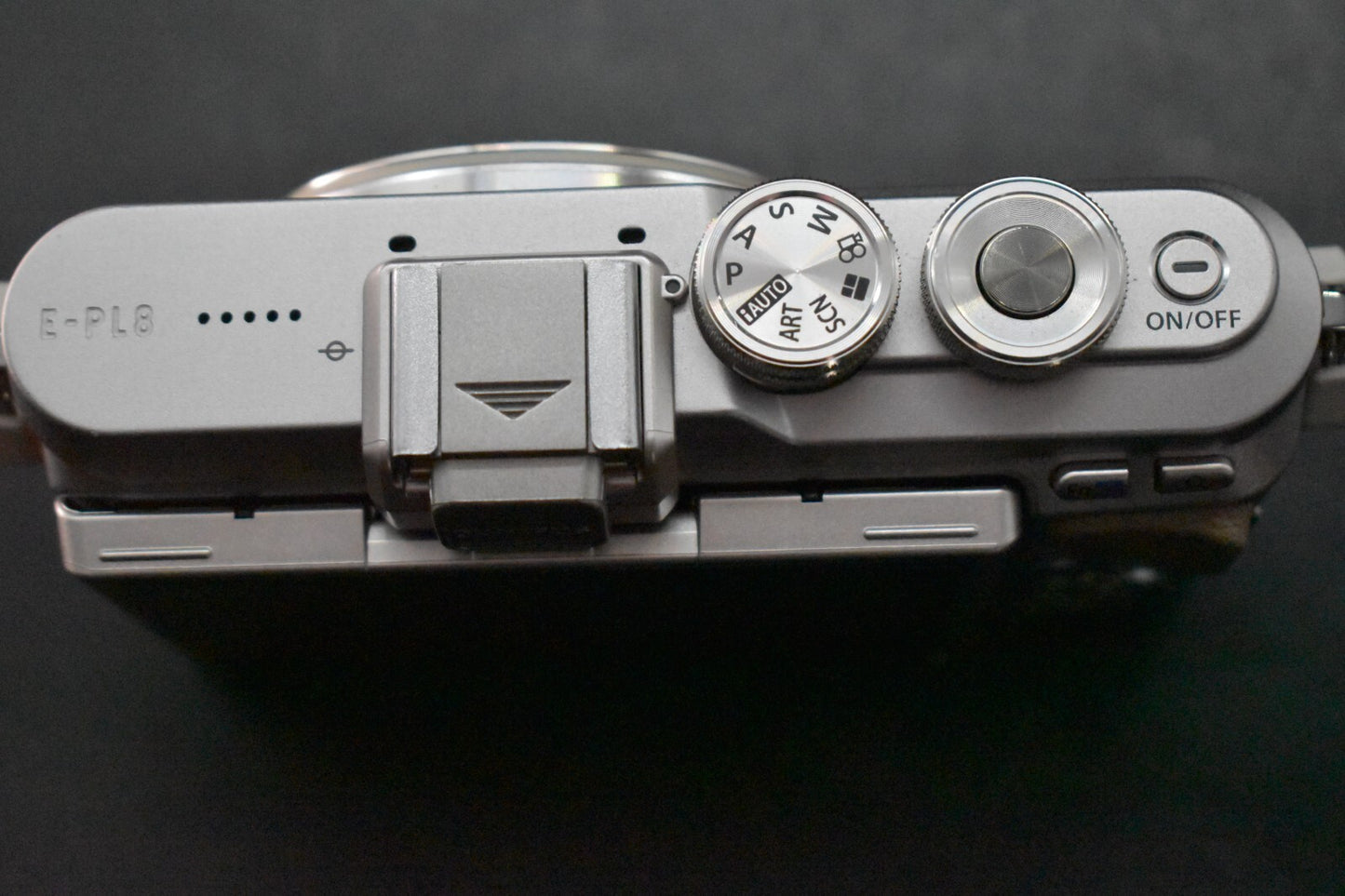 [1 Yr warranty] Olympus E-PL8 Digital Micro Four Thirds Digital Camera 6401