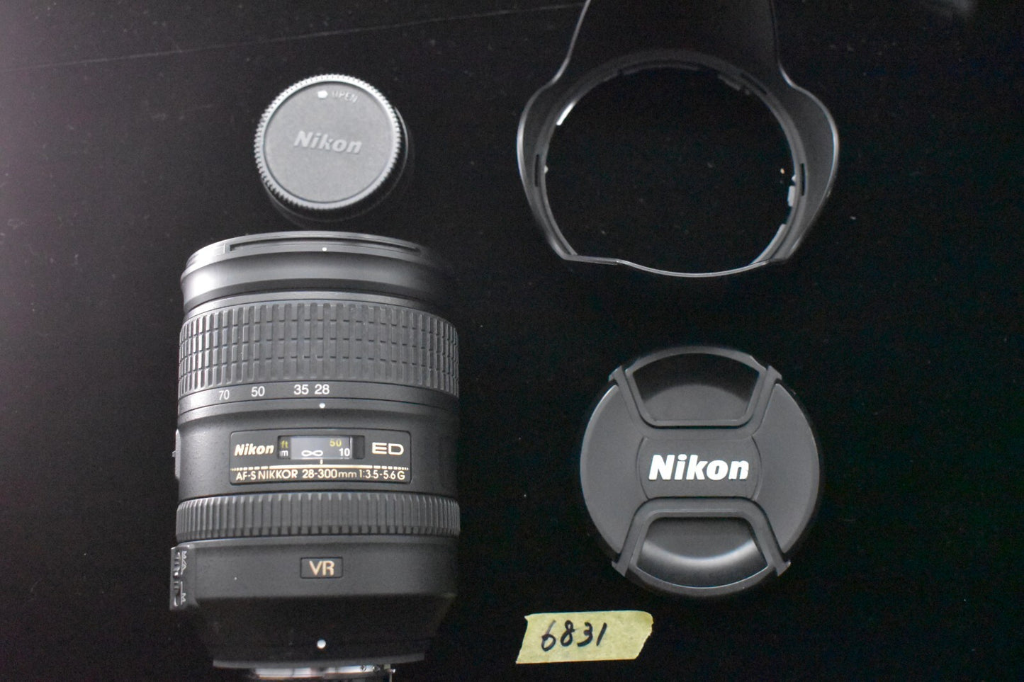 [1 Yr warranty] Nikon AF-S FX NIKKOR 28-300mm F/3.5-5.6G ED VR Zoom Lens 6831