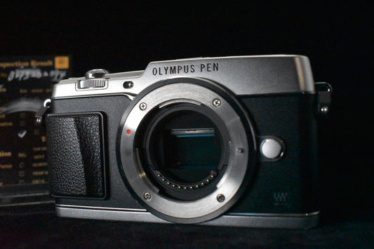 [1 Yr Warranty] Olympus PEN E-P5 Silver Body Wifi Digital Camera Japan 6794