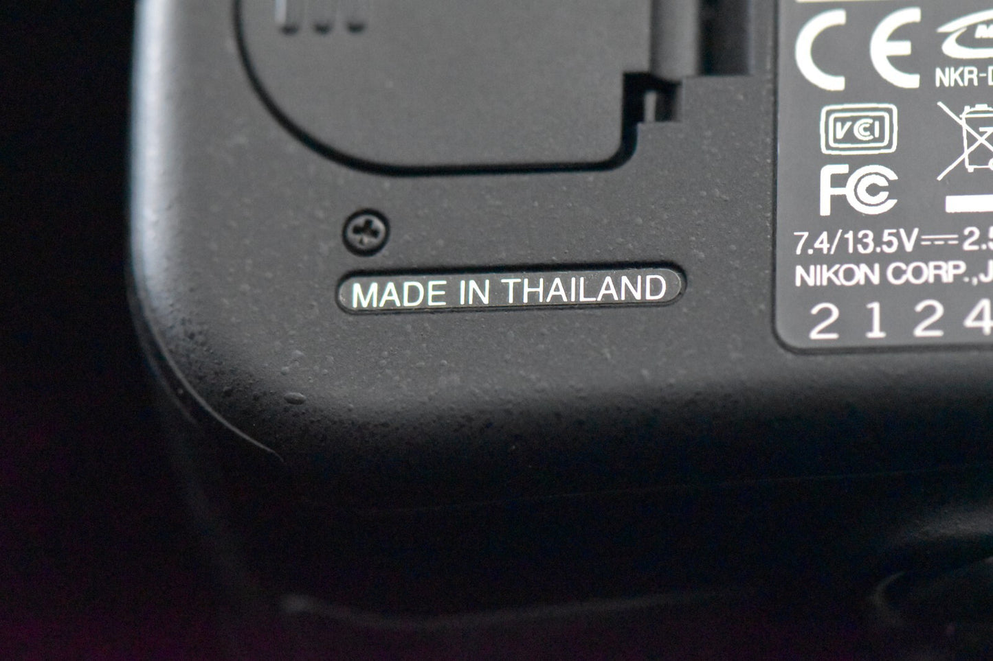 [1 Yr warranty] Nikon D200 10.2MP Digital SLR Camera Black Body Battery 6862