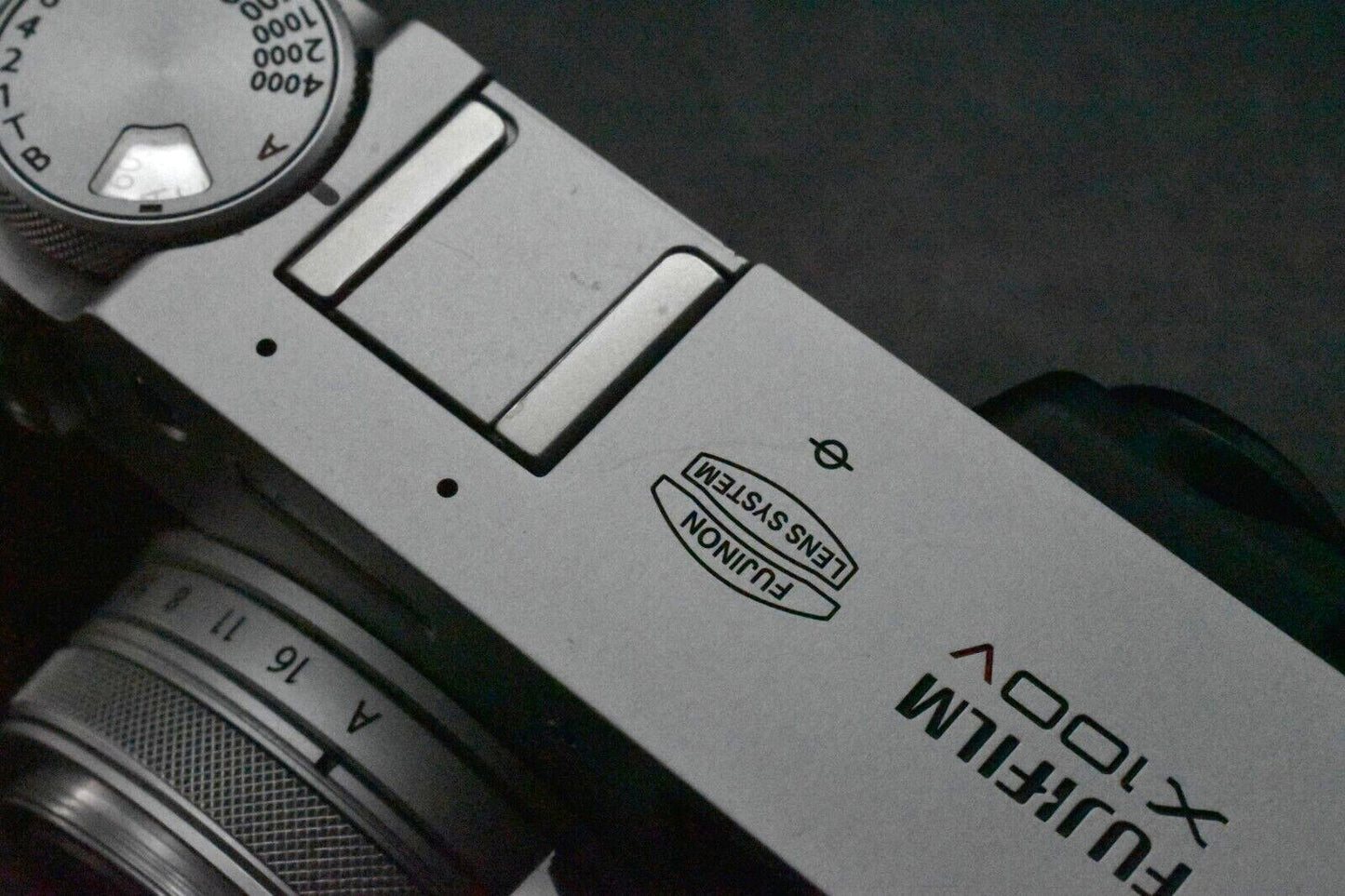 Fujifilm X100V 26.1MP Fuji Camera Silver w/Box From JAPAN 【TOP MINT SC 6800】4942