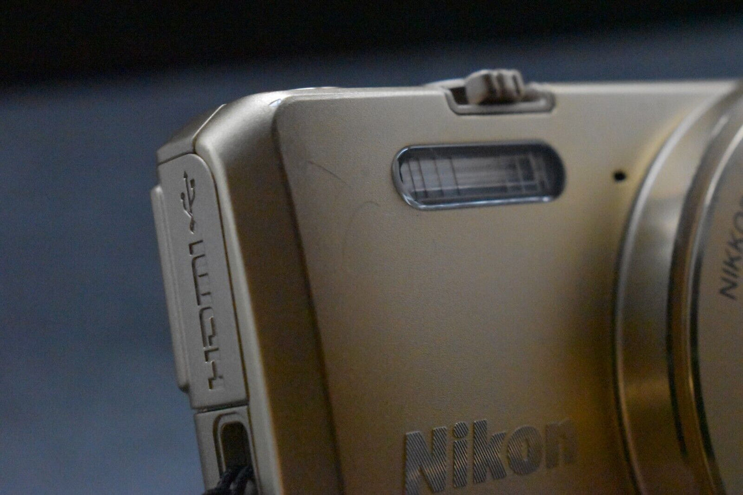 Nikon COOLPIX S7000 oro 16,0 MP 20x fotocamera digitale compatta GIAPPONE [MI...