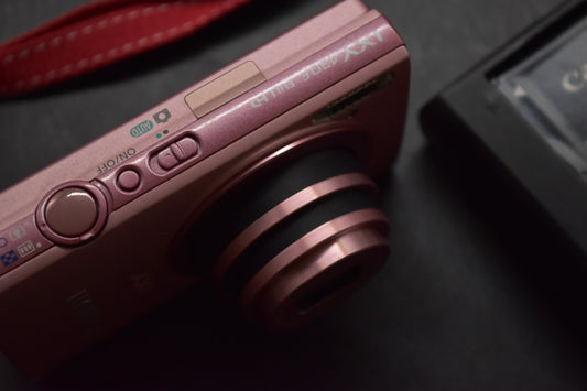 Canon IXY 430F Pink 16.1MP 5x zoom Digital Camera in Box From JAP [N MINT]  3588