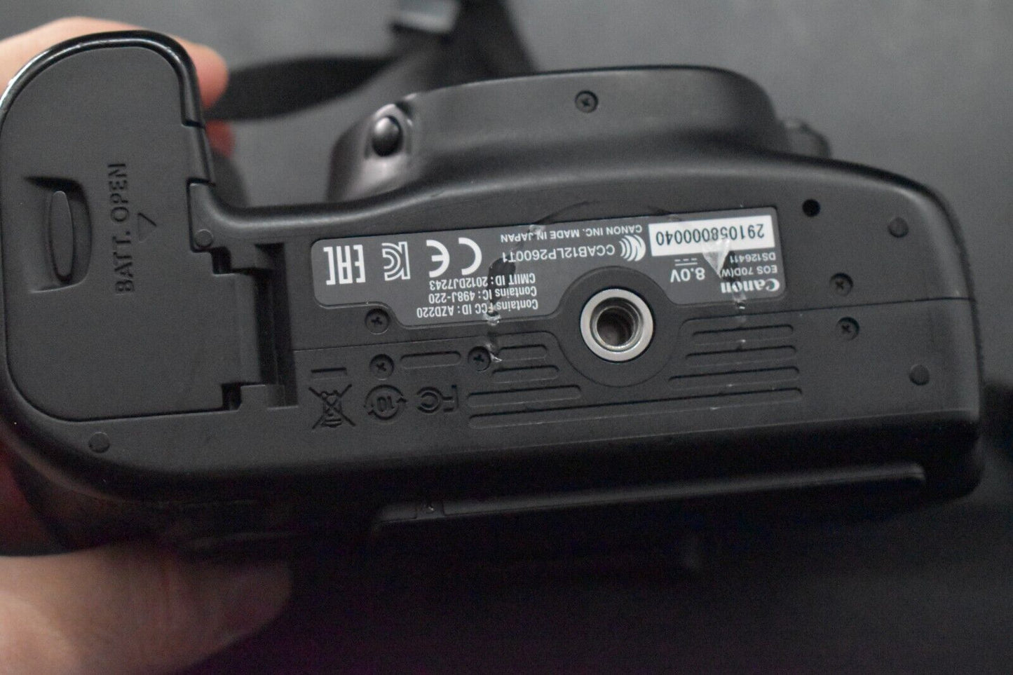Canon EOS 70D 20.2MP Digital SLR Camera Body JAPAN [ALMOST MINT SC 15%] #5401