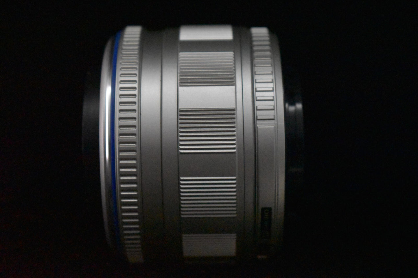 [1 Yr Warranty] Olympus OMD E-M5 Mirrorless Digital Camera with Lens Silver 6704