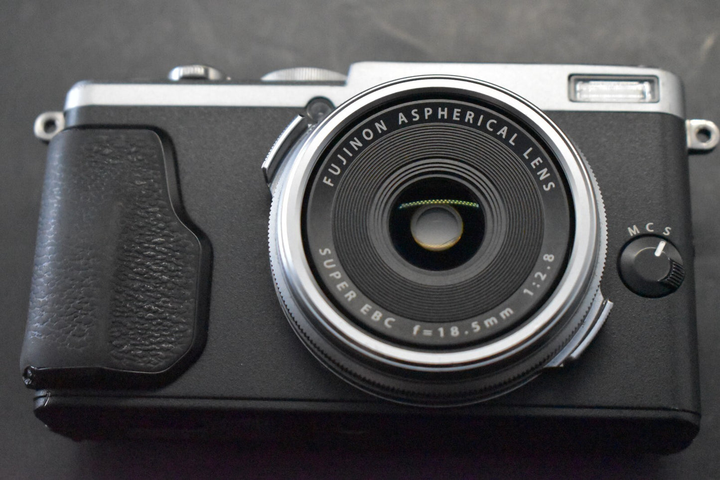 [1 Yr warranty] READ Fujifilm Fuji X70 16.3MP Compact Digital Camera Silver 6519