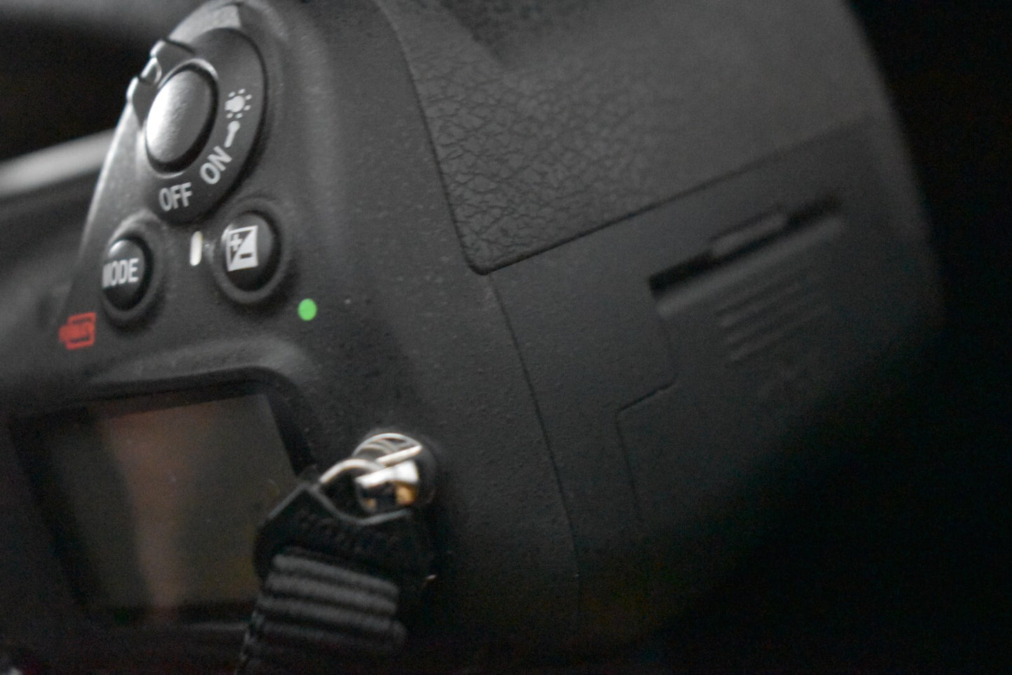 [1 Yr warranty] Nikon D700 12.1 MP DSLR Digital Video Camera Used 6680