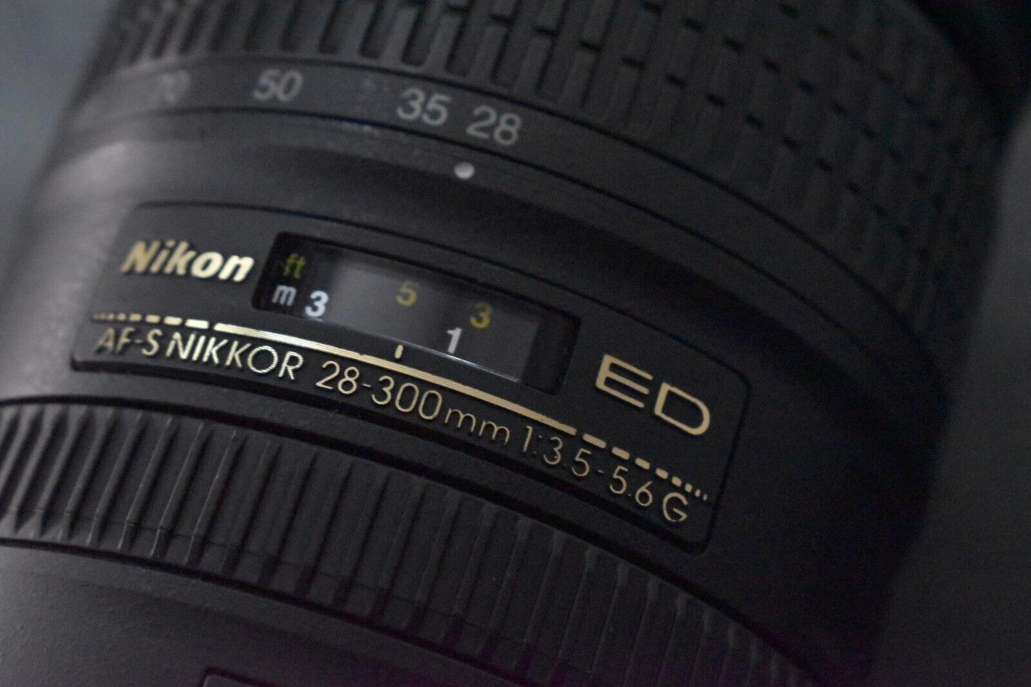 [1 Yr warranty] Nikon AF-S FX NIKKOR 28-300mm F/3.5-5.6G ED VR Zoom Lens 6831