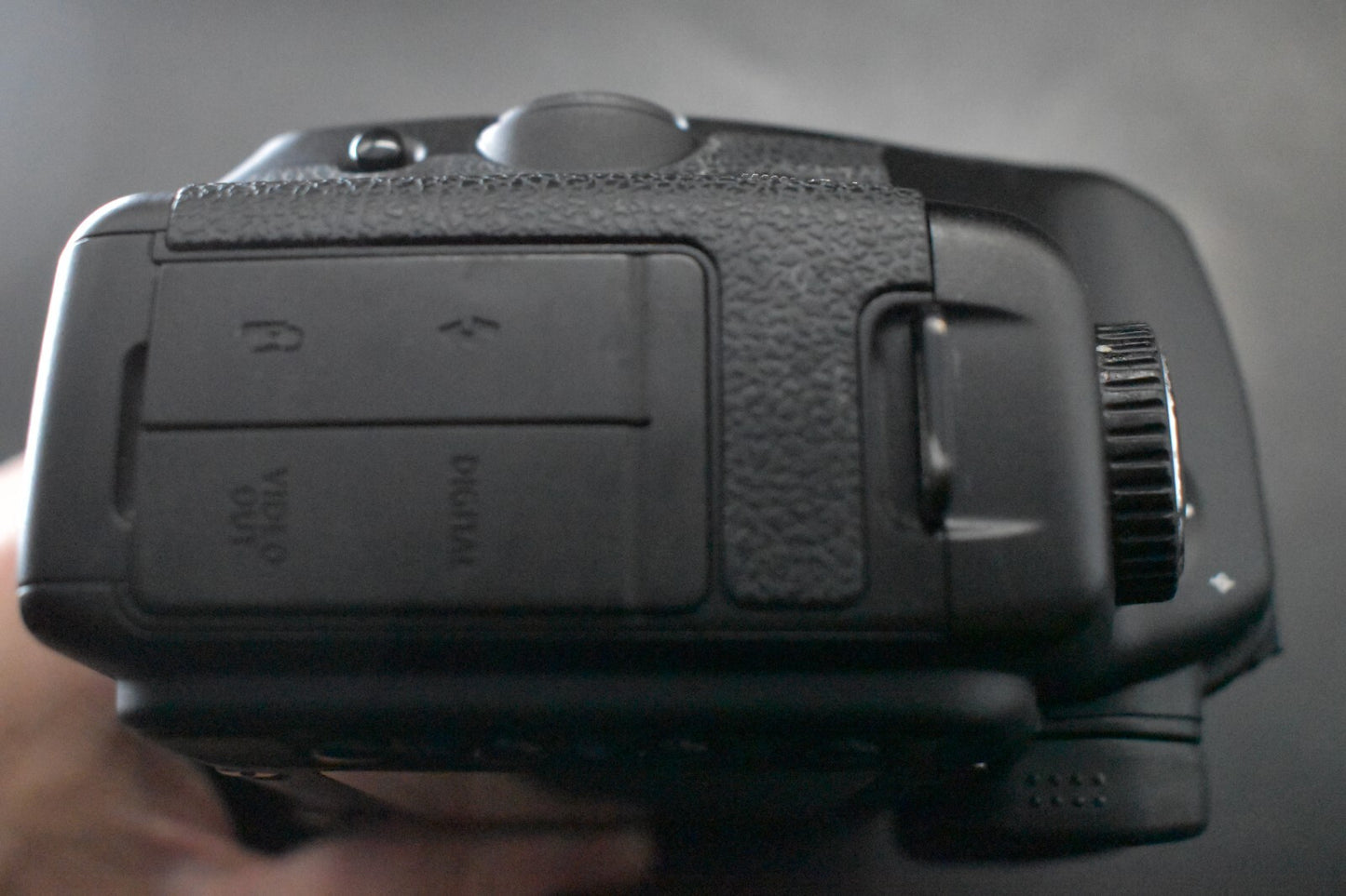[1 Yr Warranty] Canon EOS 5D Digital SLR Full Frame Camera Body Only 6656