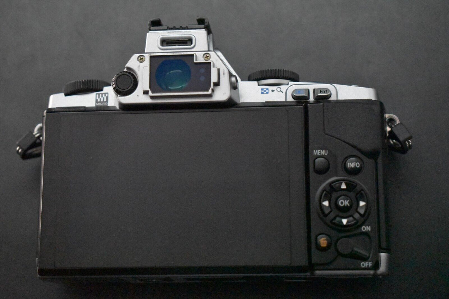 [1 Yr Warranty] Olympus OMD E-M5 Mirrorless Digital Camera with Lens Silver 5830