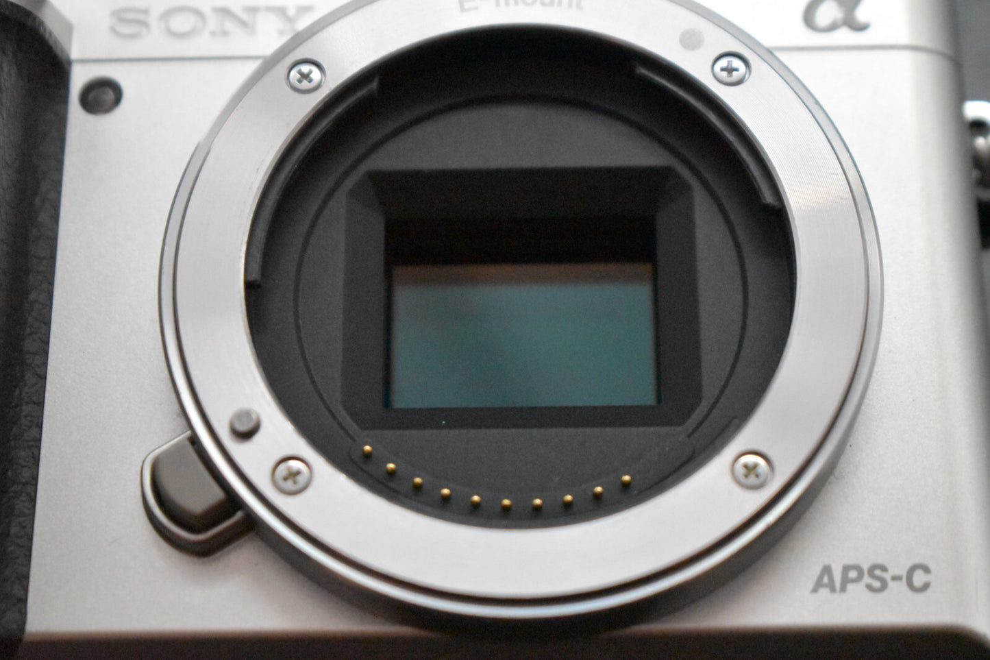[1 Yr warranty] Sony a6000 Digital Mirrorless Camera with Lens Silver 6620