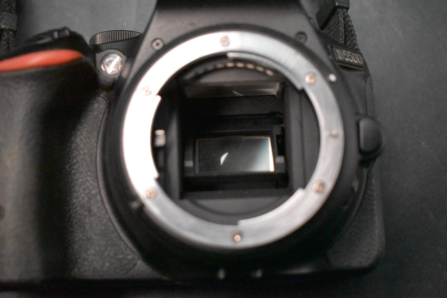 Nikon D5500 DSLR Digital Camera with Lens AF-S 18-55mm [MINT- SC 3145]6270